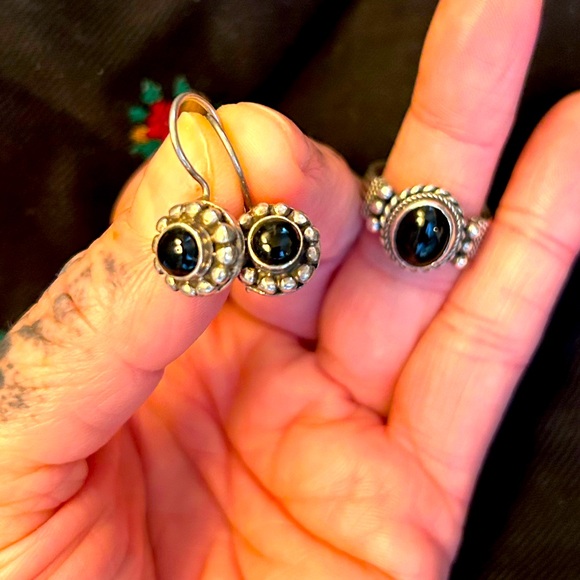Onyx Ring and Earrings - Picture 6 of 6